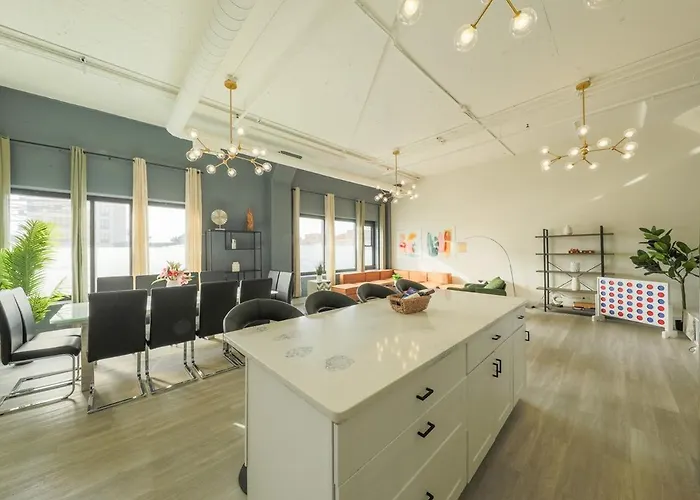 Luxury 6br Prime South Loop Perfect Location For Families Or Groups Near Soldier Field, Museum Campus & Mccormick Place