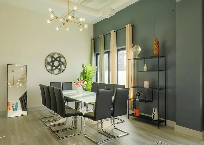 Luxury 6br Prime South Loop Perfect Location For Families Or Groups Near Soldier Field, Museum Campus & Mccormick Place Apartment *