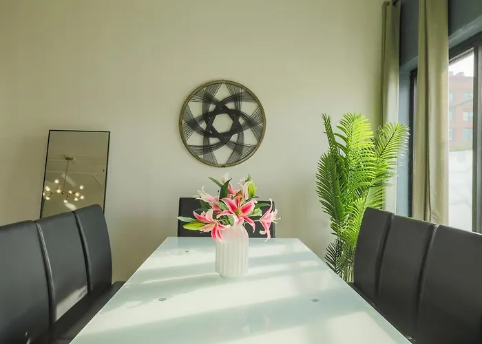 Luxury 6br Prime South Loop Perfect Location For Families Or Groups Near Soldier Field, Museum Campus & Mccormick Place *